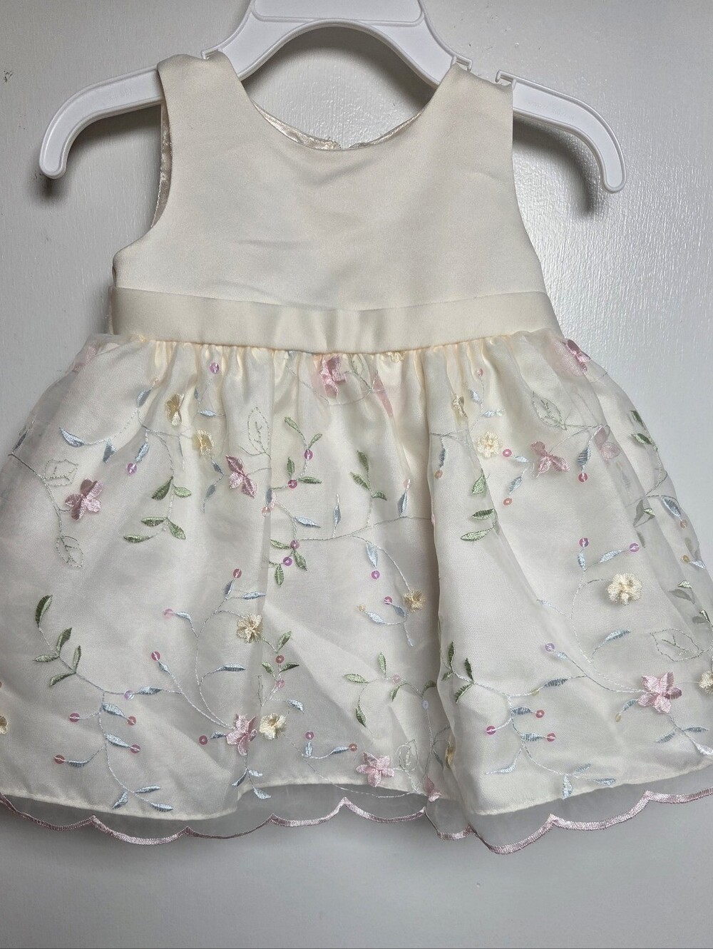 Cinderella Cream Floral Embroidered Party Dress Cinderella Brand Girl 12 months.